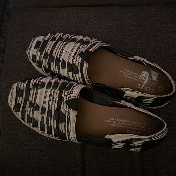 Tom’s - Picture 2 of 2